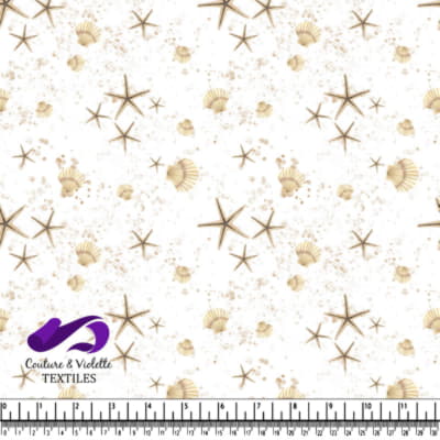 Motif de coquillages et d'étoiles de mer sur fond blanc