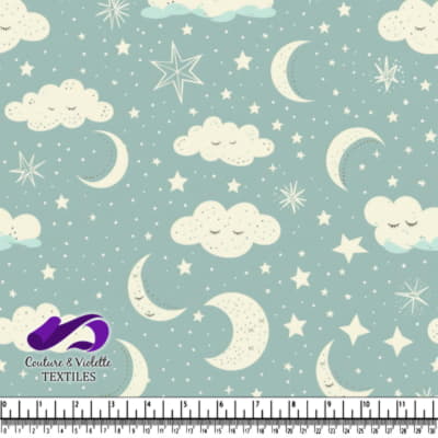 Nuages endormis avec des lunes croissantes et des étoiles sur fond bleu