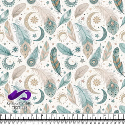 Plumes, lunes, étoiles et fleurs dans des teintes pastel douces